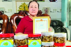 Từ những quả chanh, tắc, bà Phượng đã chế biến ra ba sản phẩm OCOP hạng 4 sao.