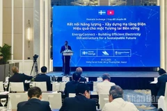 Ngài Johan Ndisi, Đại sứ Thụy Điển phát biểu tại sự kiện. (Ảnh: HNV)