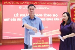 Nhà xuất bản Chính trị quốc gia Sự thật ủng hộ Quỹ “Đền ơn đáp nghĩa”