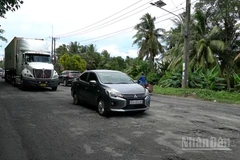 Quốc lộ 61 đoạn qua địa bàn tỉnh An Giang xuống cấp gây nguy hiểm cho người tham gia giao thông