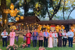 Tôn vinh những nghệ nhân đã "thắp sáng" khu "Vườn ánh sáng".