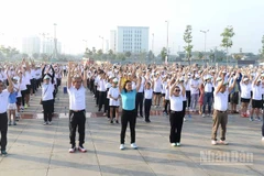 Hơn 1.000 người ở Đồng Tháp cùng tập thể dục, thể thao.