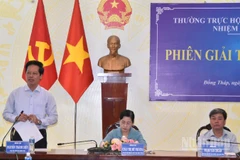 Lãnh đạo Ủy ban nhân dân tỉnh Đồng Tháp giải trình về việc thiếu giáo viên trên địa bàn.