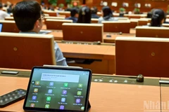 Kế thừa từ nhiệm kỳ trước về xây dựng Quốc hội điện tử, Quốc hội khóa XV đã nâng cấp, triển khai ứng dụng “Quốc hội 2.0” với cải tiến vượt bậc, nhiều tiện ích mới.