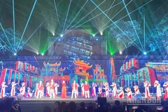 Chương trình nghệ thuật bế mạc Lễ hội Văn hóa thế giới tại Hà Nội lần thứ nhất. 