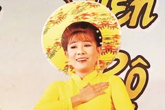 Nghệ sĩ Kim Hiền trong một vai diễn phục vụ quần chúng tại Cà Mau. (Ảnh do nghệ sĩ cung cấp)