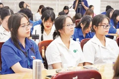 Bạn trẻ tham gia diễn đàn “Lắng nghe thanh niên nói về vấn đề mức sinh thấp tại Thành phố Hồ Chí Minh” năm 2025.