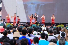 Biểu diễn nhiều tiết mục nghệ đặc sắc phục vụ nhân dân tại Chương trình "Tết Quân-Dân" năm 2026 ở Lâm Đồng.