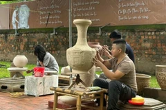 Không gian trải nghiệm gốm Bát Tràng tại Văn Miếu-Quốc Tử Giám.