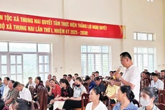 Tập huấn nâng cao kiến thức về trợ giúp pháp lý cho già làng, trưởng bản, người có uy tín và cán bộ cơ sở tại xã Thung Nai. Ảnh: Ngọc Thảo