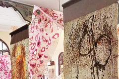 Các tác phẩm nghệ thuật được thể hiện trên giấy dứa.