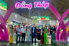 Gian hàng của tỉnh Đồng Tháp tại Hội chợ Mùa Thu lần thứ nhất - 2025.