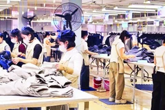 Sản xuất tại Công ty may Bắc Giang LGG trong những ngày giáp Tết.