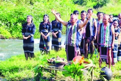 Nghi lễ cúng bến nước của người Mnông ở xã Đam Rông 4, tỉnh Lâm Đồng.