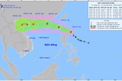 Bản đồ dự báo quỹ đạo và cường độ bão Wipha phát lúc 14 giờ ngày 18/7.
