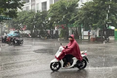 Dự báo khu vực Hà Nội có mưa rào và rải rác có dông. (Ảnh minh họa: Đ.T)
