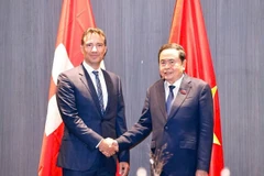 Chủ tịch Quốc hội Trần Thanh Mẫn hội kiến Chủ tịch Thượng viện Thụy Sĩ Andrea Caroni. (Ảnh TTXVN)