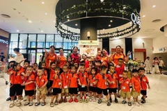 Một hoạt động ngoại khoá của cô và trò một trường mầm non trên địa bàn Hà Nội. (Ảnh: PV).