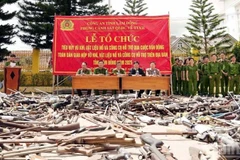 Quang cảnh lễ tổ chức tiêu hủy vũ khí, vật liệu nổ và công cụ hỗ trợ qua cuộc vận động toàn dân giao nộp.