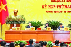 Đoàn Chủ tịch kỳ họp thứ 28 Hội đồng nhân dân thành phố Hà Nội. ( Ảnh THẾ ĐẠI)