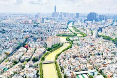 Kênh Nhiêu Lộc-Thị Nghè nhìn từ trên cao. (Ảnh THẾ ANH)