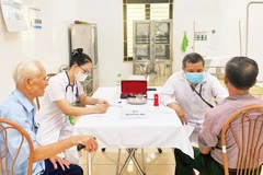 Trạm Y tế xã Xuân Mai tổ chức khám, cấp thuốc miễn phí cho hơn 400 người có công trên địa bàn xã nhân kỷ niệm 78 năm Ngày Thương binh - Liệt sĩ 27/7.