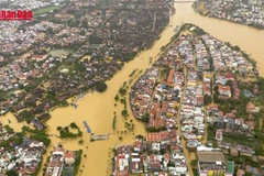 [Video] Phố cổ Hội An ngập trở lại do lũ trên sông Hoài dâng cao