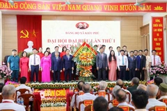 Lãnh đạo Thành ủy Hà Nội chúc mừng Đại hội.