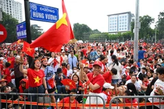Mọi ngả đường đều dẫn về Quảng trường Ba Đình, người dân náo nức chờ buổi tổng hợp luyện