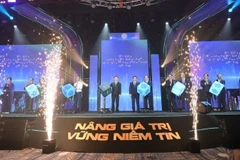 Nhìn lại hành trình 25 năm tổ chức hoạt động giao dịch, HOSE đã đi một chặng đường dài đầy thử thách nhưng cũng rất đáng tự hào.