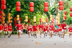 Các em nhỏ Hà Nội trải nghiệm không gian Di sản Văn hóa thế giới Hoàng thành Thăng Long.