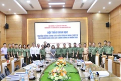 Các đại biểu tham dự Hội thảo.