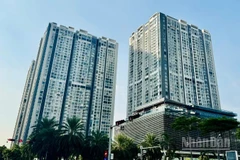 Người mua nhà lựa chọn căn hộ chuyển nhượng với các mức giá thích hợp hơn cho thu nhập của họ. (Ảnh: HNV)