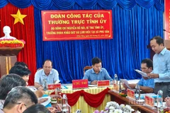 Quang cảnh buổi làm việc chiều 8/1 tại xã Phú Tân, tỉnh Cà Mau.