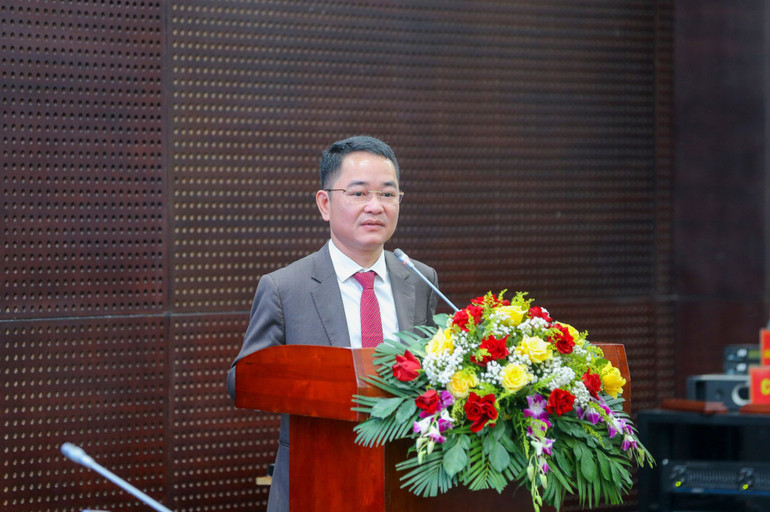 TS Vũ Hoài Nam, Tổng Biên tập Báo Pháp luật Việt Nam phát biểu dẫn đề Hội thảo.