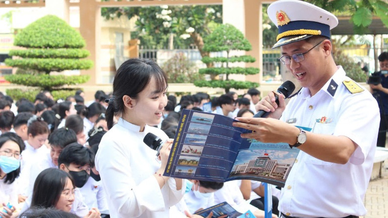 Tuyên truyền thu hút nguồn lực cho Quân chủng Hải quân.