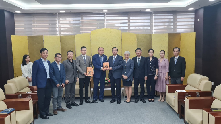 Tạo mọi điều kiện để mở rộng quan hệ hợp tác, phát triển giữa Đà Nẵng với các địa phương của Kazakhstan và vùng Trung Á.