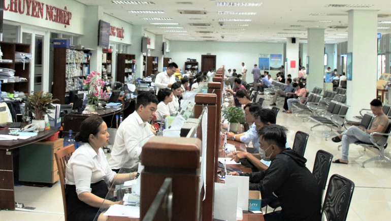 Cải cách hành chính là một trong những nhiệm vụ trọng tâm của công tác dân vận chính quyền. Cải cách hành chính là một trong những nhiệm vụ trọng tâm của công tác dân vận chính quyền.