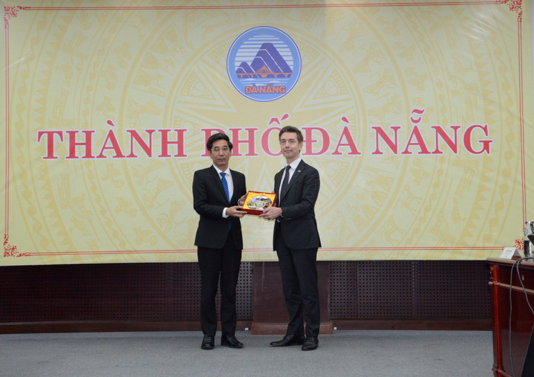 Các Đại sứ khối EU sẽ là cầu nối giúp phát triển quan hệ hữu nghị và hợp tác giữa các đối tác tại các nước thuộc khối EU và thành phố Đà Nẵng trên nhiều lĩnh vực.