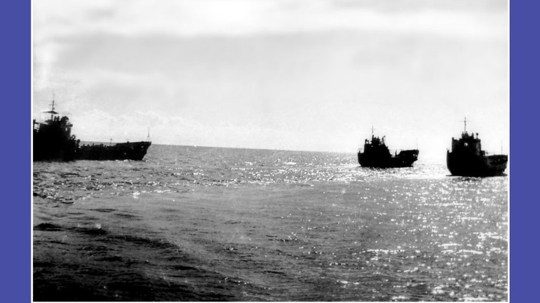 Đoàn tàu chở quân ra giải phóng Trường Sa tháng 4/1975. Đoàn tàu chở quân ra giải phóng Trường Sa tháng 4/1975.