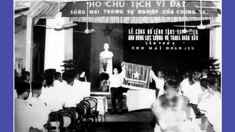 Đoàn 125 đón nhận danh hiệu Anh hùng Lực lượng vũ trang nhân dân lần thứ 2, tháng 6/1976. Đoàn 125 đón nhận danh hiệu Anh hùng Lực lượng vũ trang nhân dân lần thứ 2, tháng 6/1976.