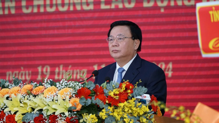 Mỗi cán bộ, giảng viên Học viện Chính trị khu vực III cần nỗ lực hơn, phấn đấu nhiều hơn, để xứng đáng là trung tâm đào tạo cán bộ, với ngôi trường Đảng mang tên Bác Hồ tại khu vực miền trung-Tây Nguyên Mỗi cán bộ, giảng viên Học viện Chính trị khu vực III cần nỗ lực hơn, phấn đấu nhiều hơn, để xứng đáng là trung tâm đào tạo cán bộ, với ngôi trường Đảng mang tên Bác Hồ tại khu vực miền trung-Tây Nguyên