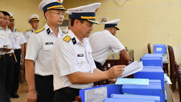 Thủ trưởng Bộ Tư lệnh Vùng 2 kiểm tra công tác chuẩn bị ra quân huấn luyện tại Lữ đoàn 125.