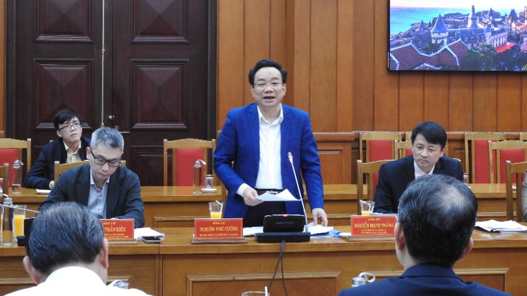 Đồng chí Nghiêm Phú Cường phát biểu kết luận buổi làm việc.