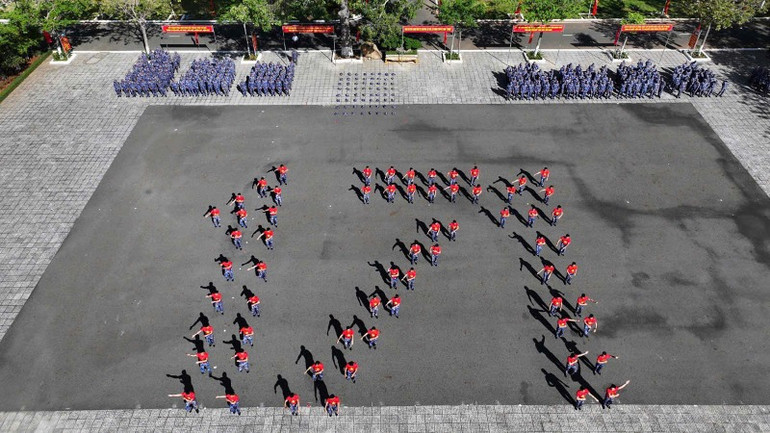 Đồng diễn thể dục tại Lễ ra quân huấn luyện của Lữ đoàn 171, Vùng 2 Hải quân.