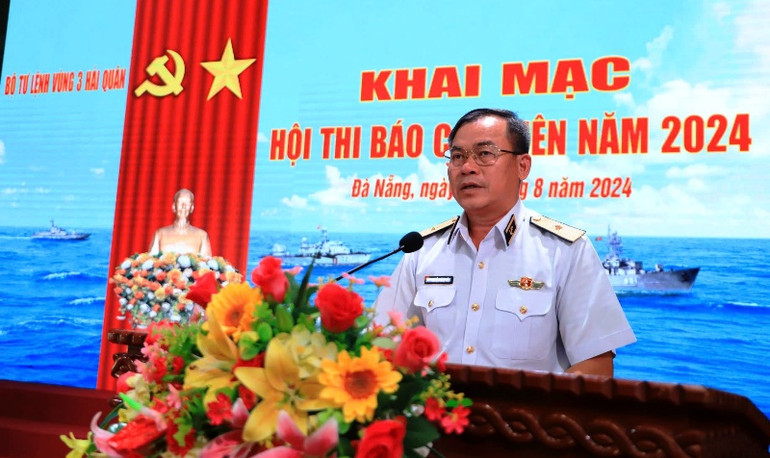 Chuẩn đô đốc Nguyễn Đăng Tiến: Công tác tuyên truyền góp phần khơi dậy lòng yêu nước, đoàn kết dân tộc, góp phần củng cố nhận thức chính trị đúng đắn cho mỗi cán bộ, chiến sĩ.