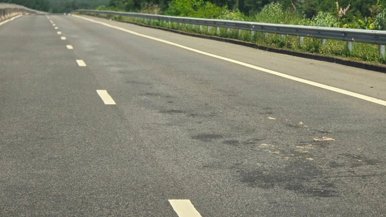 Loạt ổ gà ở Km123 chiều nam ra bắc.