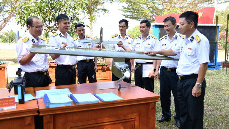 Mô hình máy bay không người lái.