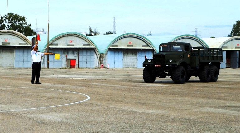 Kiểm tra phần cơ động, kỹ thuật an toàn xe.