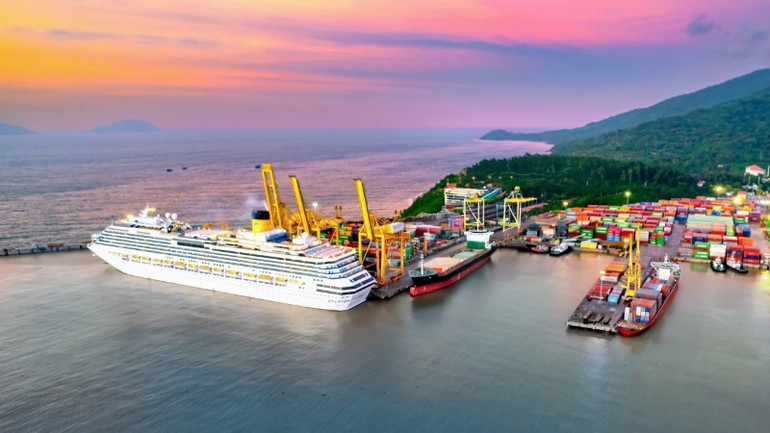 Đà Nẵng duy trì thực hiện nhiều chính sách nổi trội, mang đậm tính nhân văn. Đà Nẵng duy trì thực hiện nhiều chính sách nổi trội, mang đậm tính nhân văn.